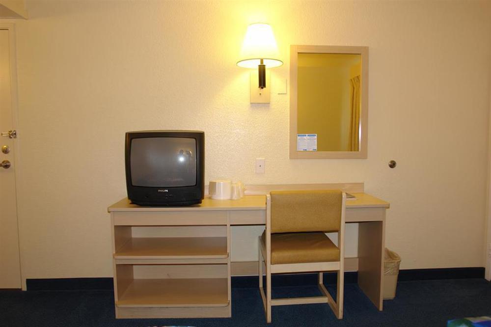 לוס אנג'לס Vagabond Inn Sylmar מראה פנימי תמונה